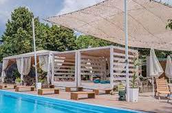 Slavutych beach club