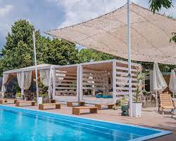 Slavutych beach club
