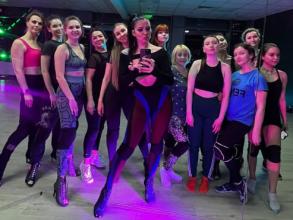 Lady Dance & Stretching