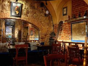 Під синьою фляжкою