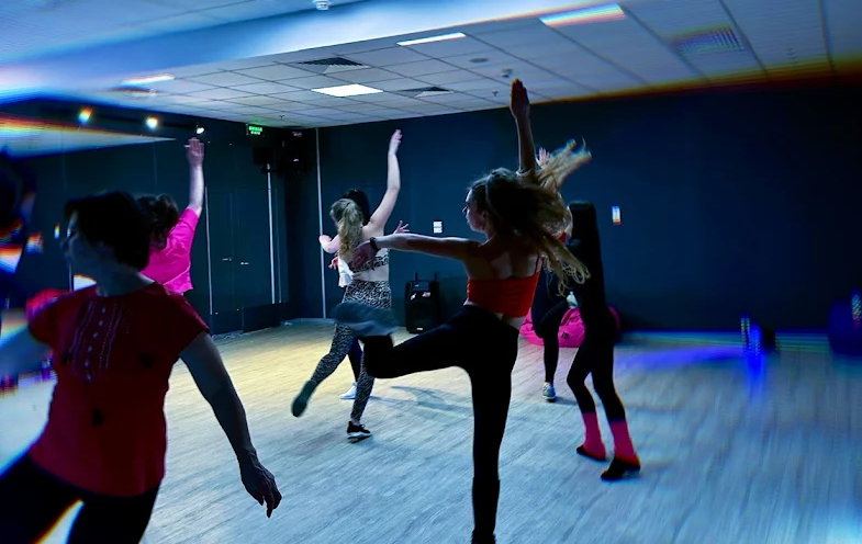 Lady Dance & Stretching