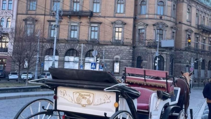 Каретний Двір