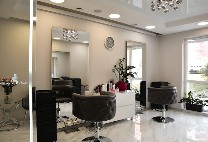 RM Glow Beauty Studio