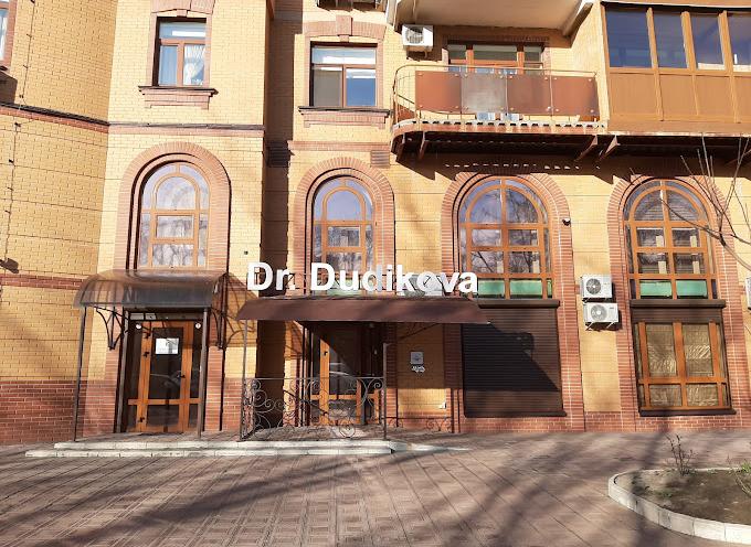 Dr. Dudikova