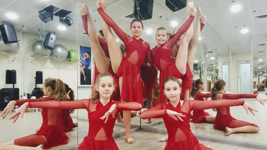 Lady Dance & Stretching