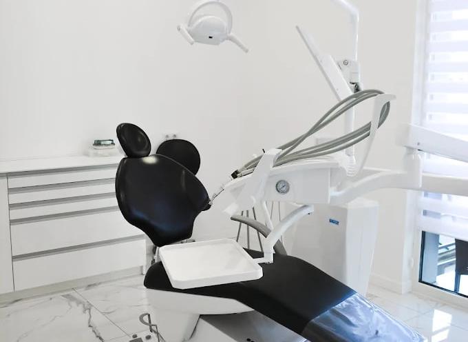 Стоматологічна клініка Dr. Kopytko