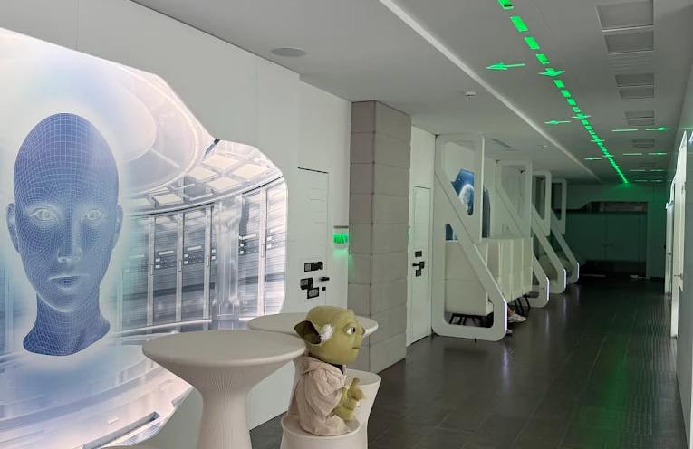 Космічний стоматологічний центр