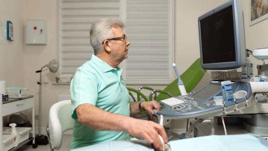 Клініка професора Стефана Хміля