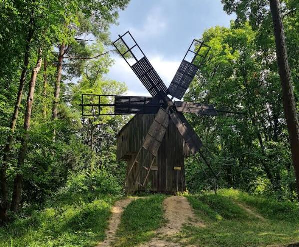 Музей народної архітектури і побуту