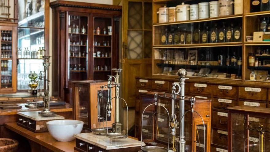 Аптека-музей «Під чорним орлом»