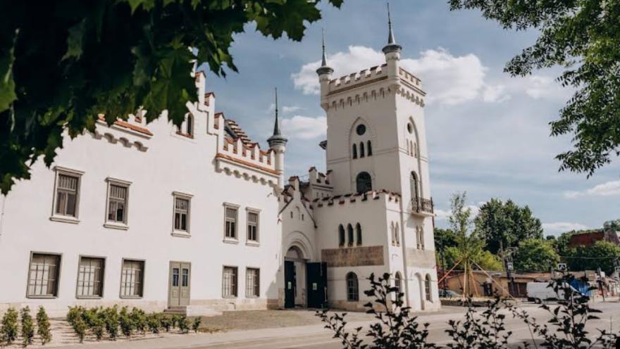 Jam Factory Art Center