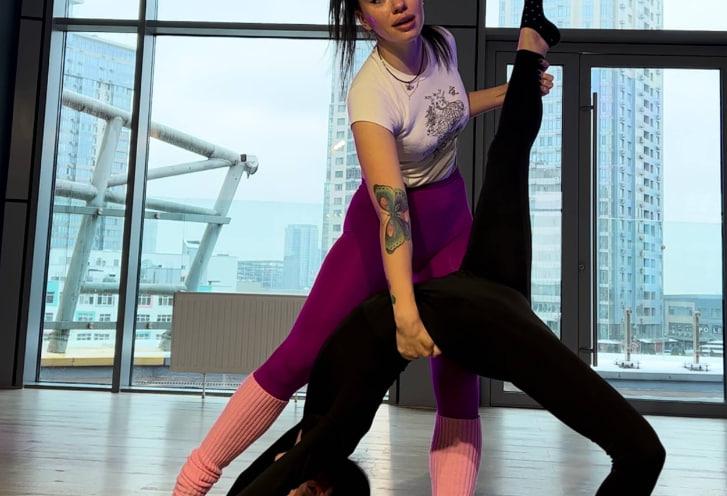 Lady Dance & Stretching