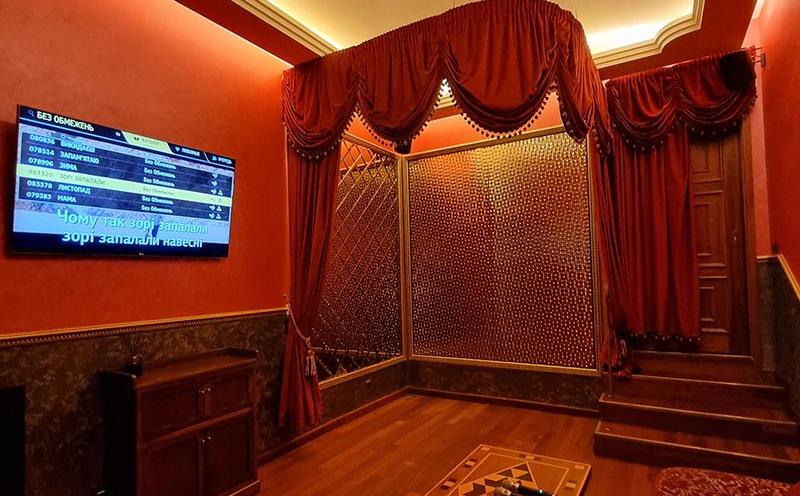 Karaoke Capsule Rooms