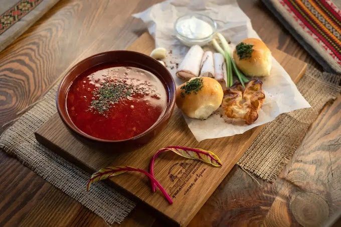 Українське подвір’я