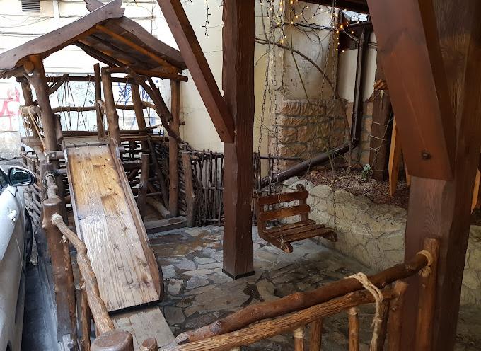 Українське подвір’я