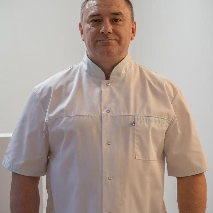 Остеопат, реабілітолог, масажист Володимир Черкай