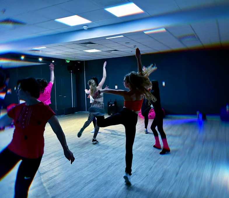 Lady Dance & Stretching