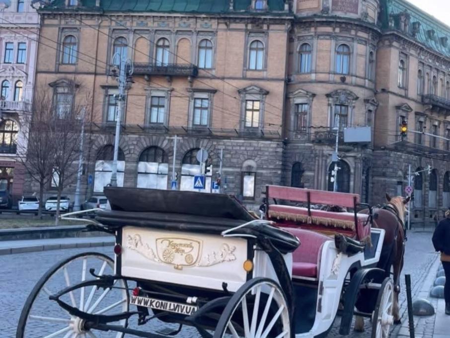 Каретний Двір