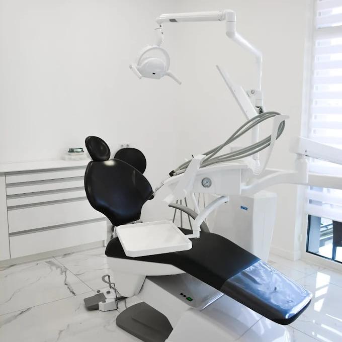 Стоматологічна клініка Dr. Kopytko