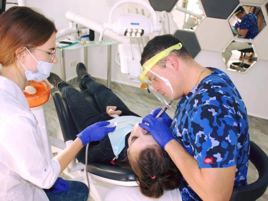 Стоматологічна клініка Dr. Kopytko