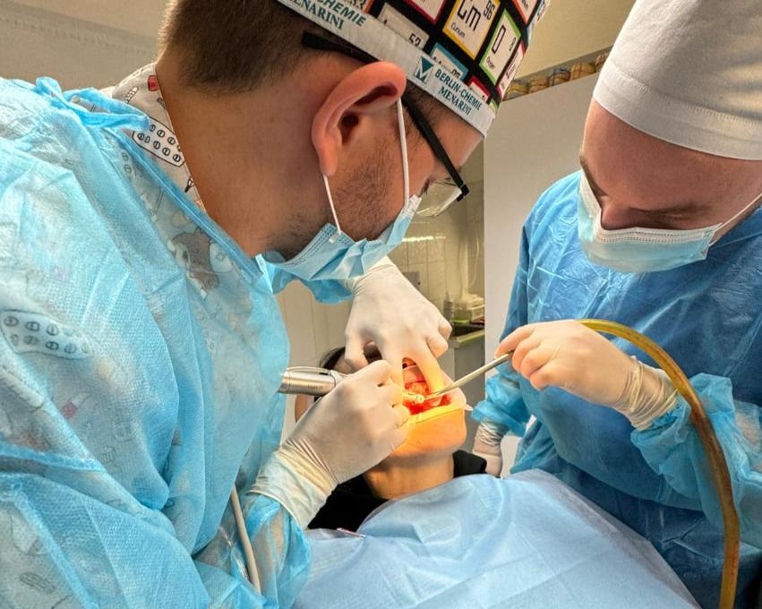 Стоматологія Олександра Сапожникова