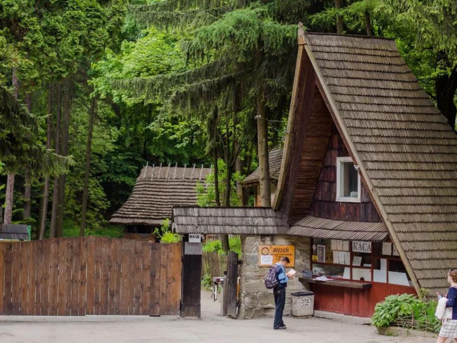 Музей народної архітектури і побуту