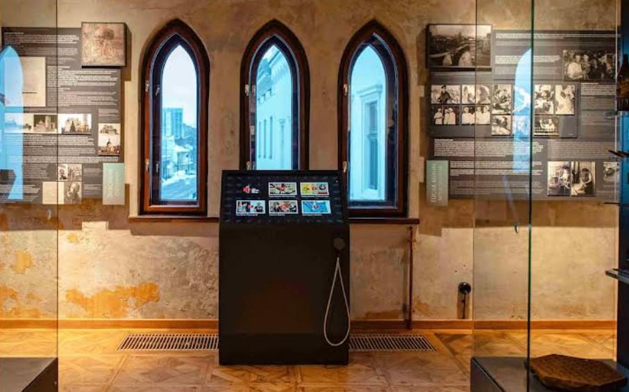 Jam Factory Art Center