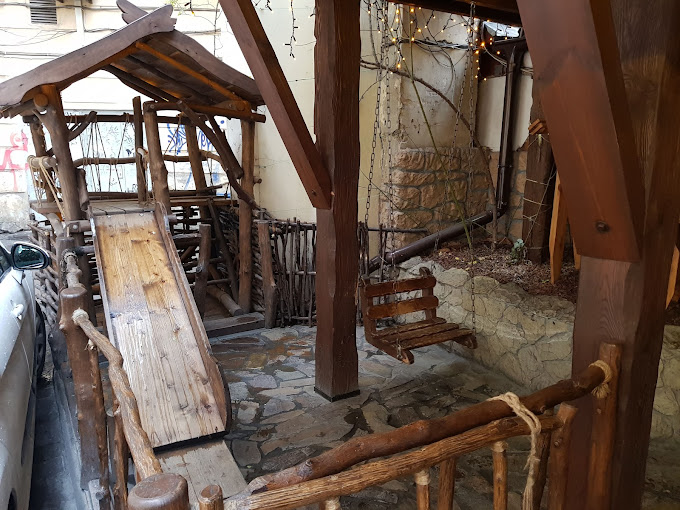 Українське подвір’я