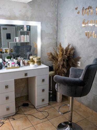 BEAUTY STUDIO