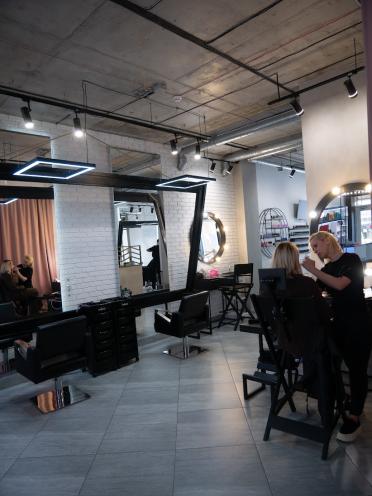 HAIR & NAIL moda studio