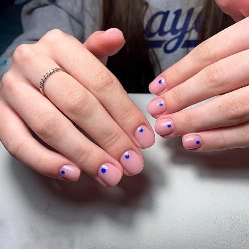 Pati nail room