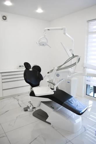 Стоматологічна клініка Dr. Kopytko