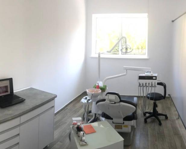 KM Dental