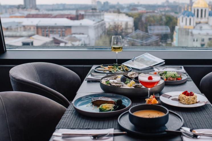 11 Mirrors Rooftop Restaurant & Bar