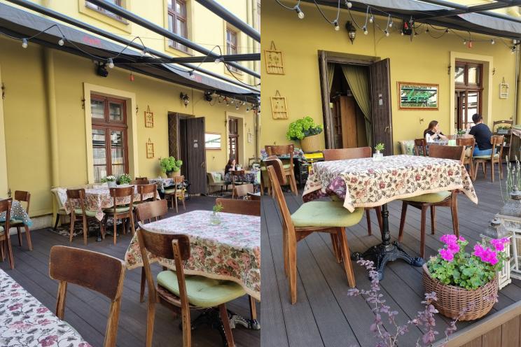 Le Petit Café