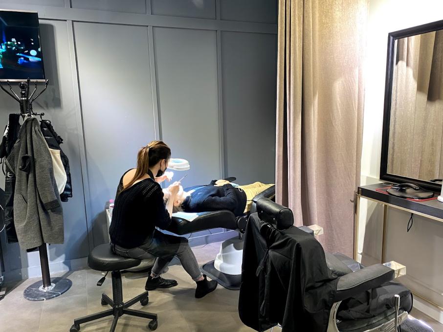 B-STUDIO