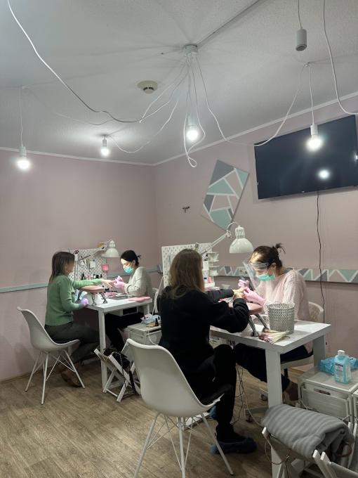 Navi Nails Studio