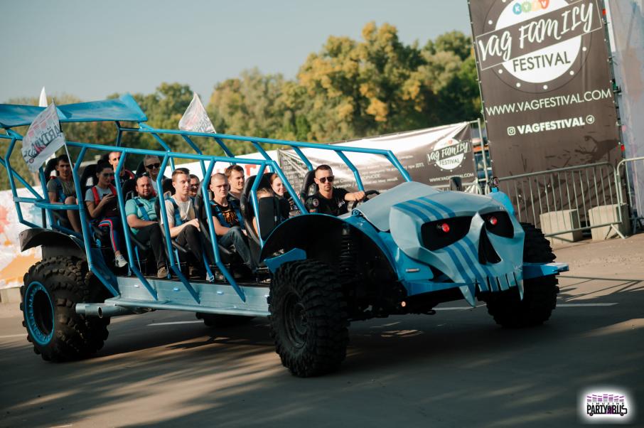 PARTY BUS
