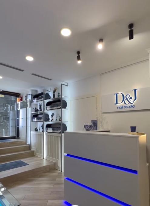 D&J
