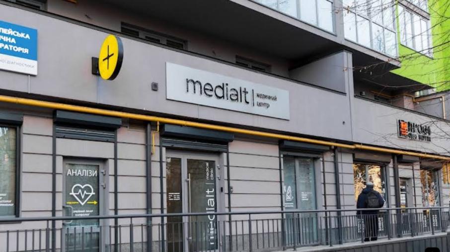 Medialt