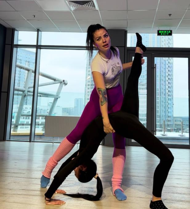 Lady Dance & Stretching