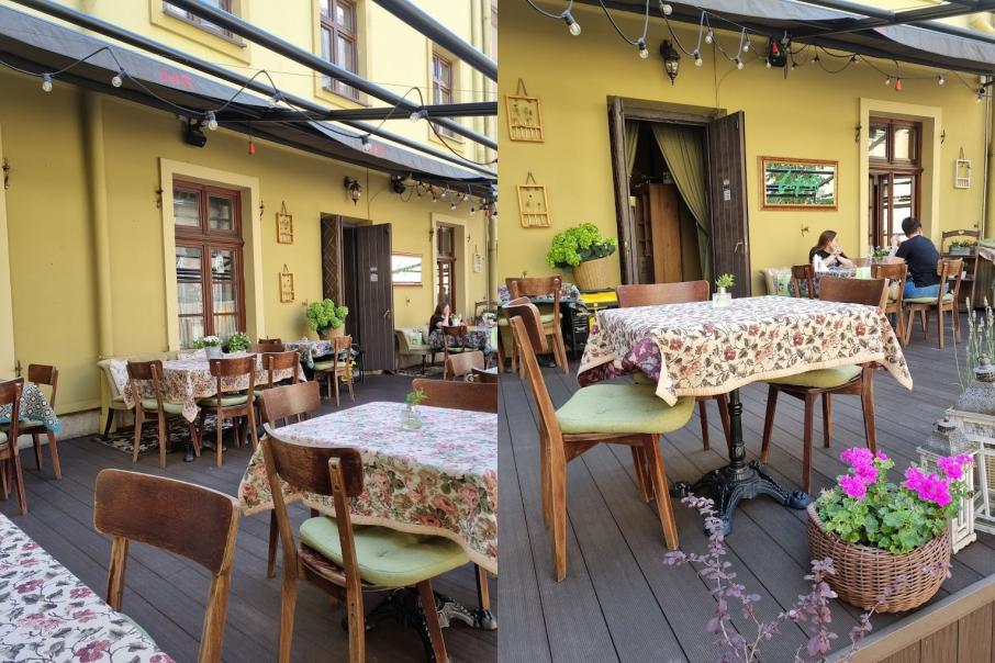 Le Petit Café
