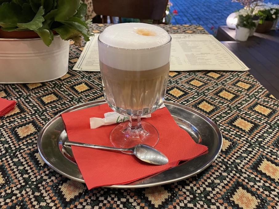 Le Petit Café