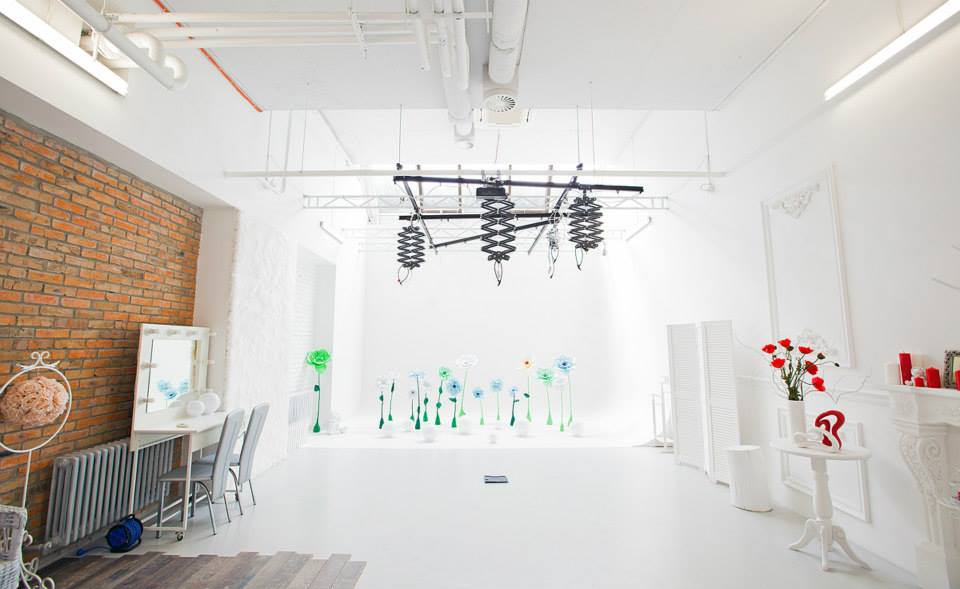 V1 STUDIO