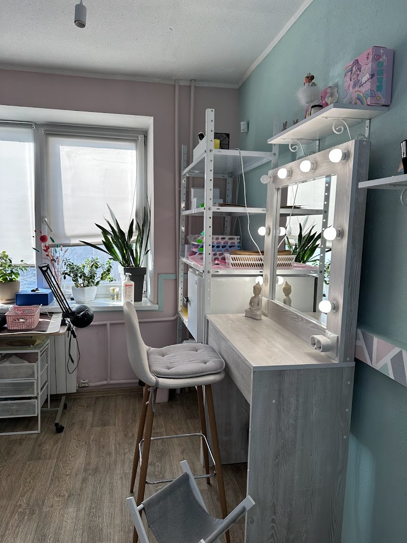 Navi Nails Studio