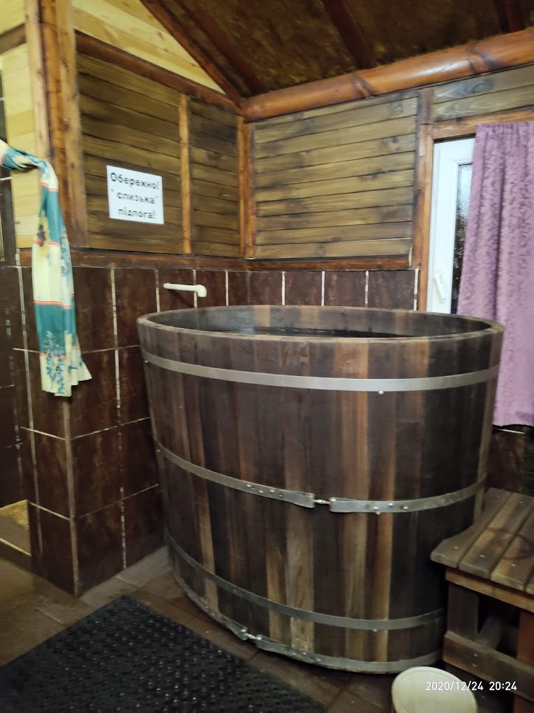 КУПІЛЬ НА ТРОЄЩИНІ