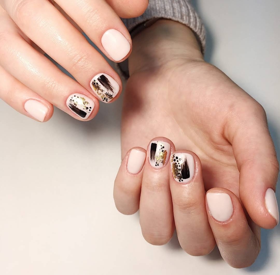 HAPPY nail house
