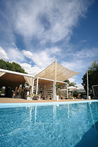 Slavutych beach club