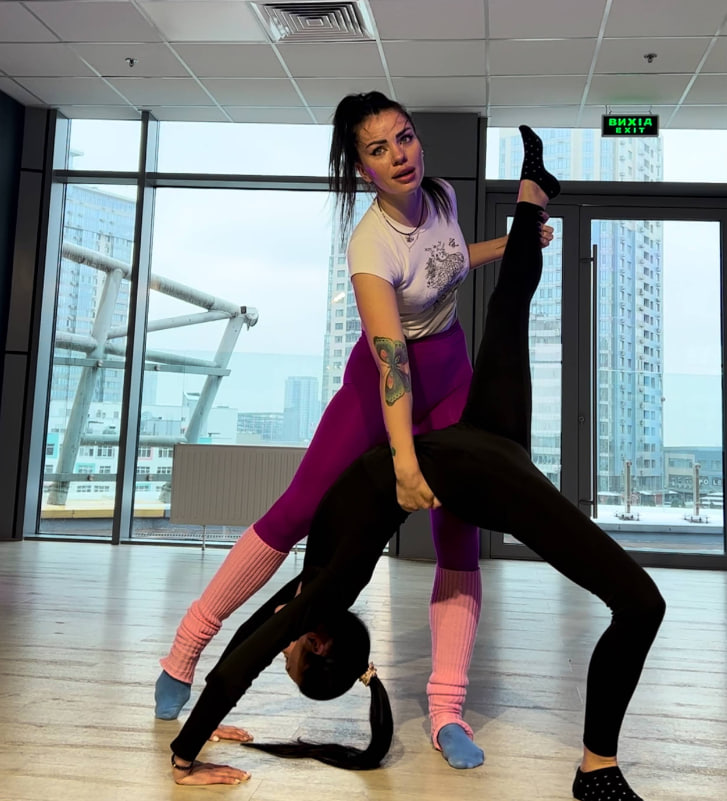 Lady Dance & Stretching