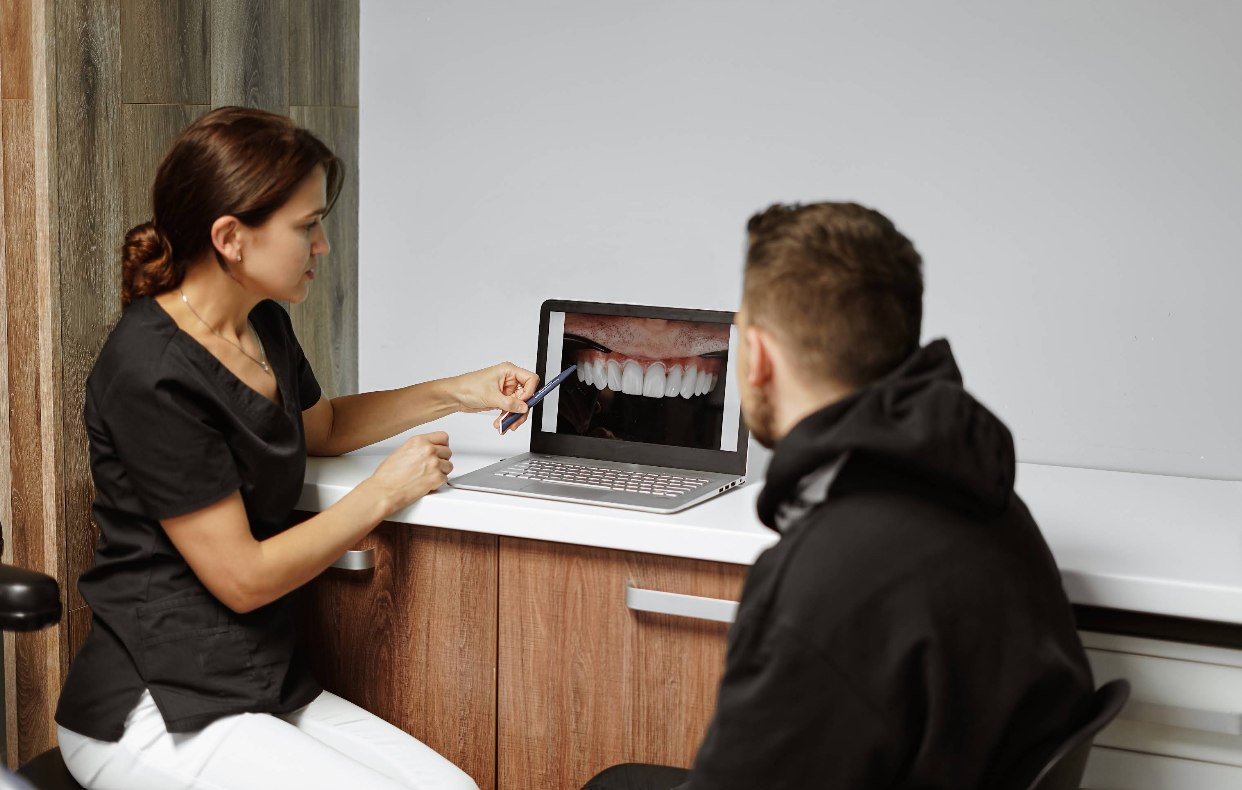 Стоматологічна клініка DENTADERM – Klovska